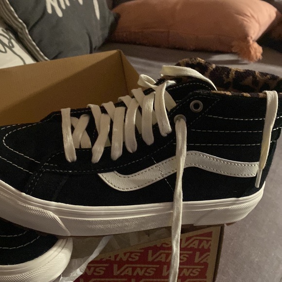 Brand NEW SK8-Hi MTE-1 - Picture 2 of 6